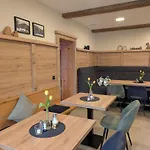 Gaestehaus Arracher Hof בית נופש *