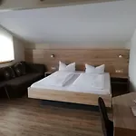 Gaestehaus Arracher Hof בית נופש אראך